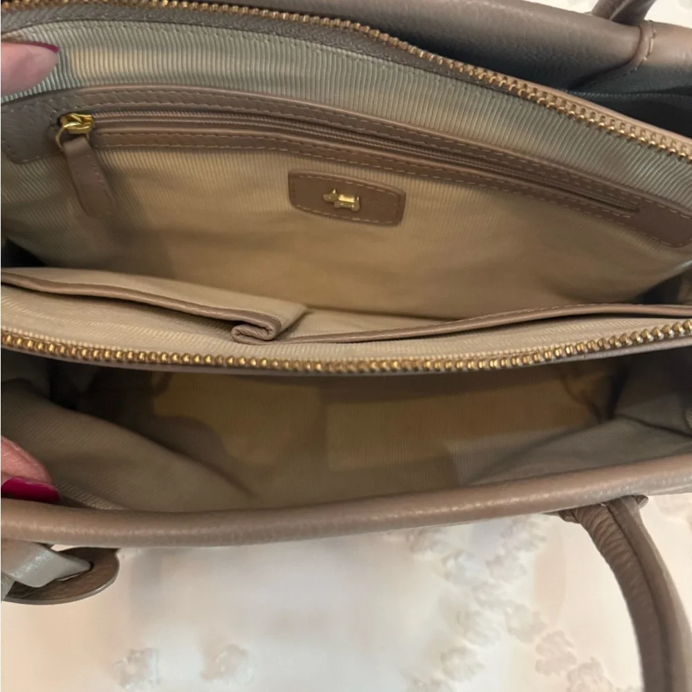 Radley London Arlington court taupe pebbled leather satchel! - Picture 6 of 9